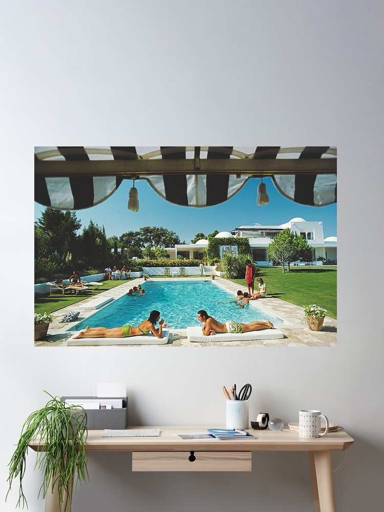 Luxury Lifestyle Images - Retro Poolside Host Luxury Lifestyle de